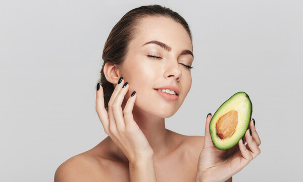 Σπυράκια & ακμή: Οι απαραίτητες τροφές για να απαλλαγείτε (εικόνες)