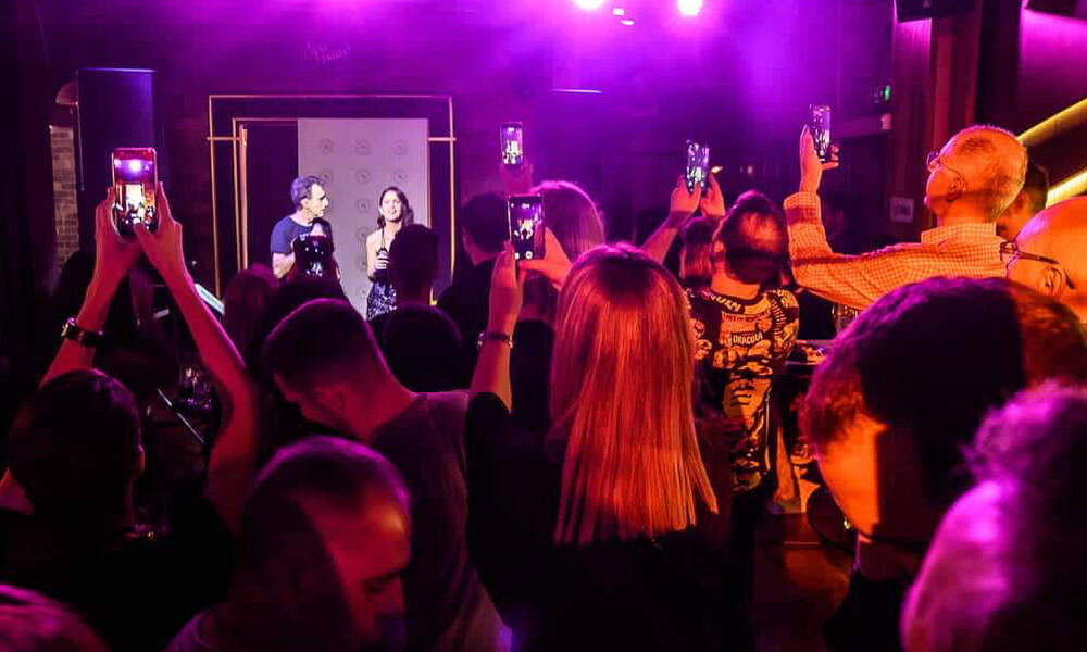 Τα «έσπασε» το πρώτο live στο Rock Avenue με τον Κώστα Μπίγαλη