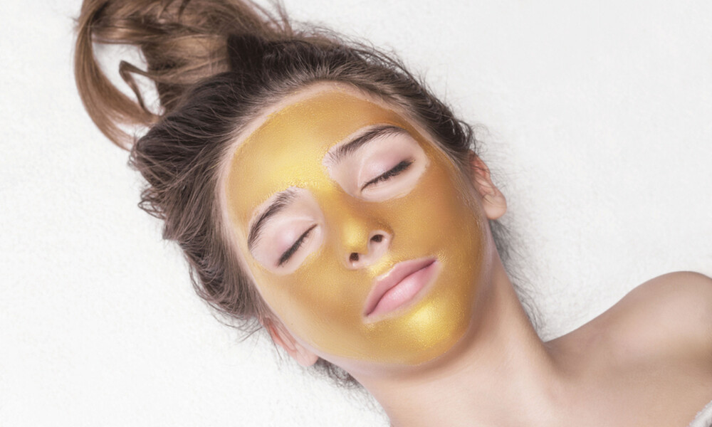 Συνταγές για μάσκες με κουρκουμά για να λάμψετε αυτά τα Χριστούγεννα! (video)