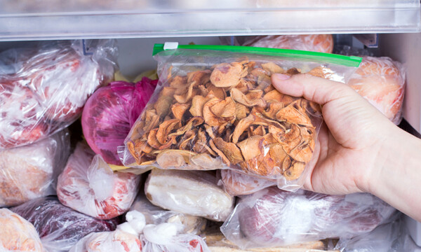 Ποιες τροφές δεν πρέπει να βάζετε στην κατάψυξη (video)