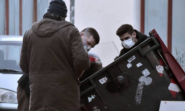Πετράλωνα: Ραγδαίες εξελίξεις στο θρίλερ - Εντοπίστηκε η μητέρα του «δράστη» - Σαρώνουν τη χωματερή