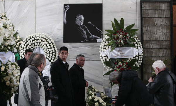 Παναθηναϊκός: Στεφάνια Ερασιτέχνη και ΠΑΕ στην κηδεία του Θάνου Μικρούτσικου (photos)