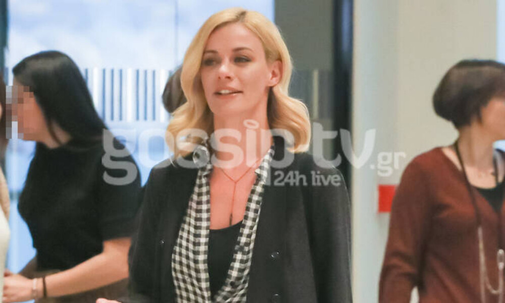 Έχετε δει πώς βγαίνει για ψώνια η Μακρυπούλια; Εμείς, πάντως, δεν πιστεύαμε στα μάτια μας! (pics)