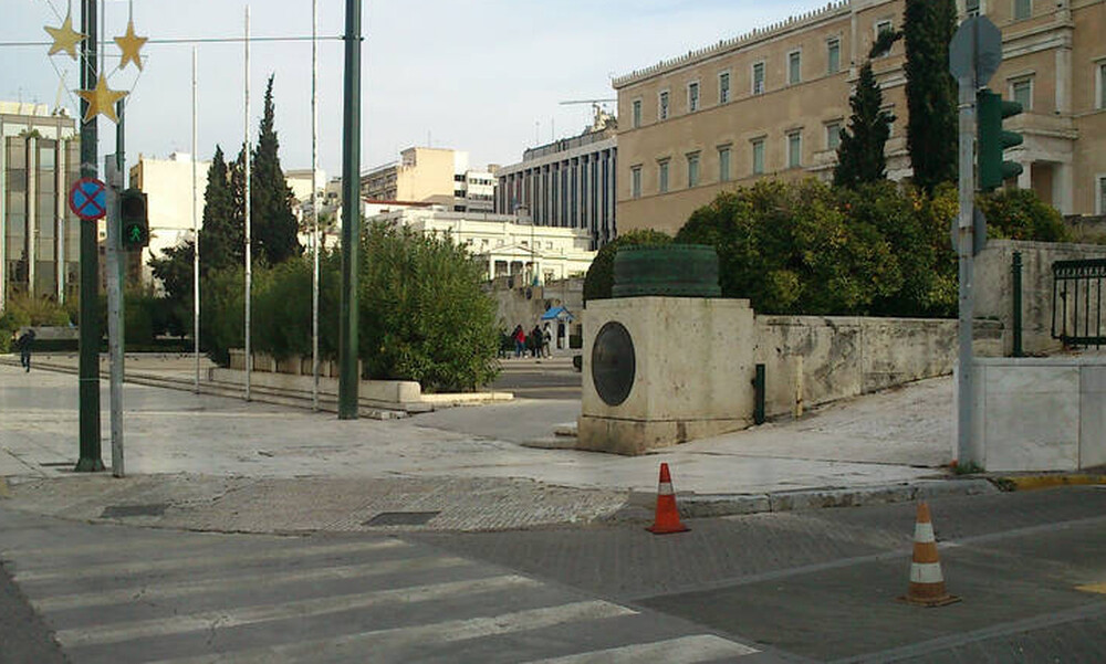 Ράμπα για ΑΜΕΑ στον Άγνωστο Στρατιώτη κατασκεύασε ο Δήμος Αθηναίων