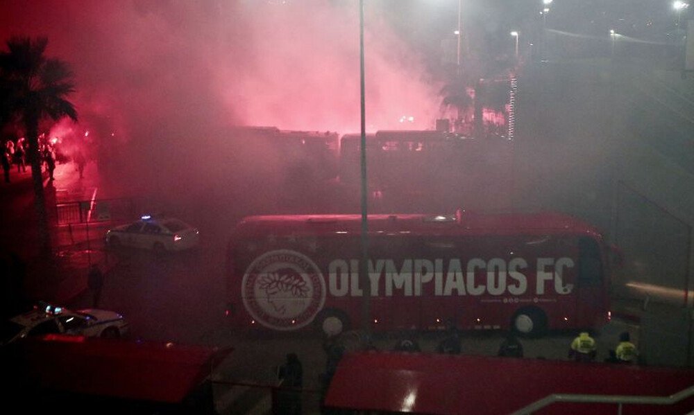 Ολυμπιακός – Παναθηναϊκός: Δακρυγόνα στο «Γεώργιος Καραϊσκάκης»