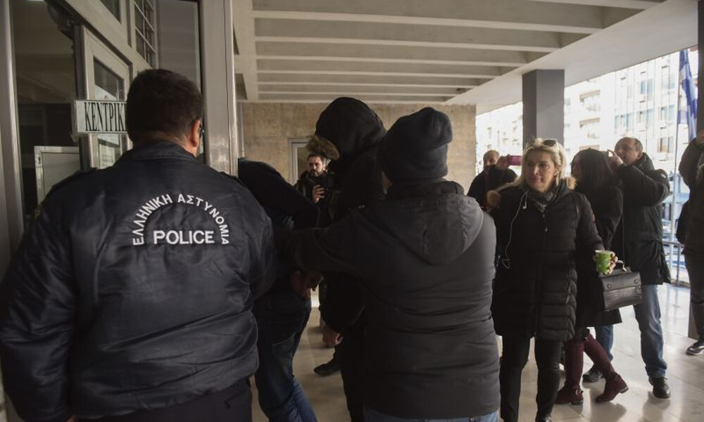 Στην ανακρίτρια οι συλληφθέντες για τον θάνατο του Βούλγαρου οπαδού (photos)