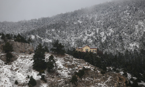 Καιρός τώρα: Δευτέρα με κρύο και βροχές - Πού και πότε θα χιονίσει (pics)