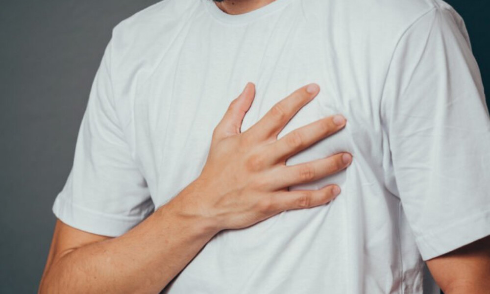 Πόνος στο στήθος: Οι πιθανές αιτίες πλην της καρδιάς (εικόνες)