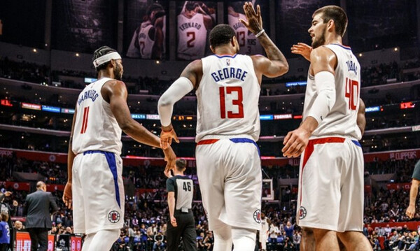 NBA: Συνέχισαν με νίκες Κλίπερς, Σέλτικς και Μάβερικς! (photos+videos)