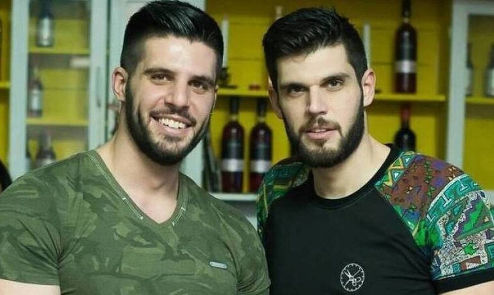 Droulias Brothers: Έγιναν... αυτοκόλλητα στα social media (photos)