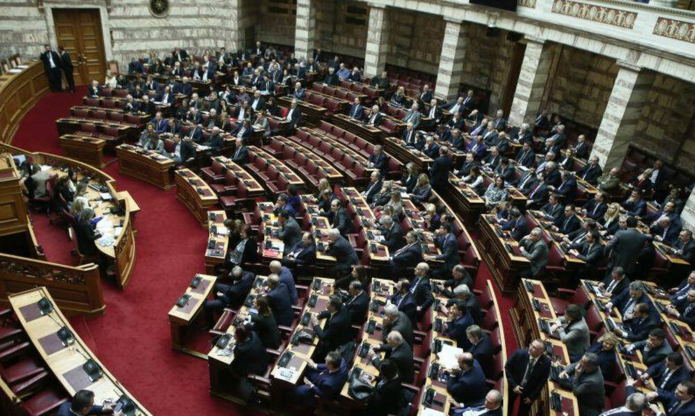 Κοροναϊός: Πληροφορίες για δύο ύποπτα κρούσματα στη Βουλή 