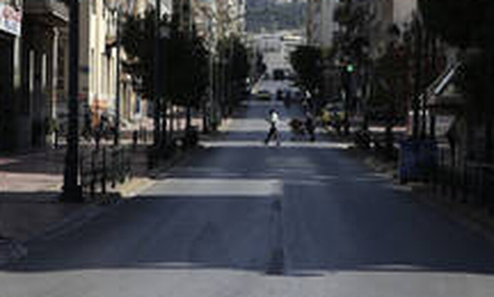 Κορονοϊός: Οι Αθηναίοι αδειάζουν το κέντρο και... στρέφονται στις παραλίες