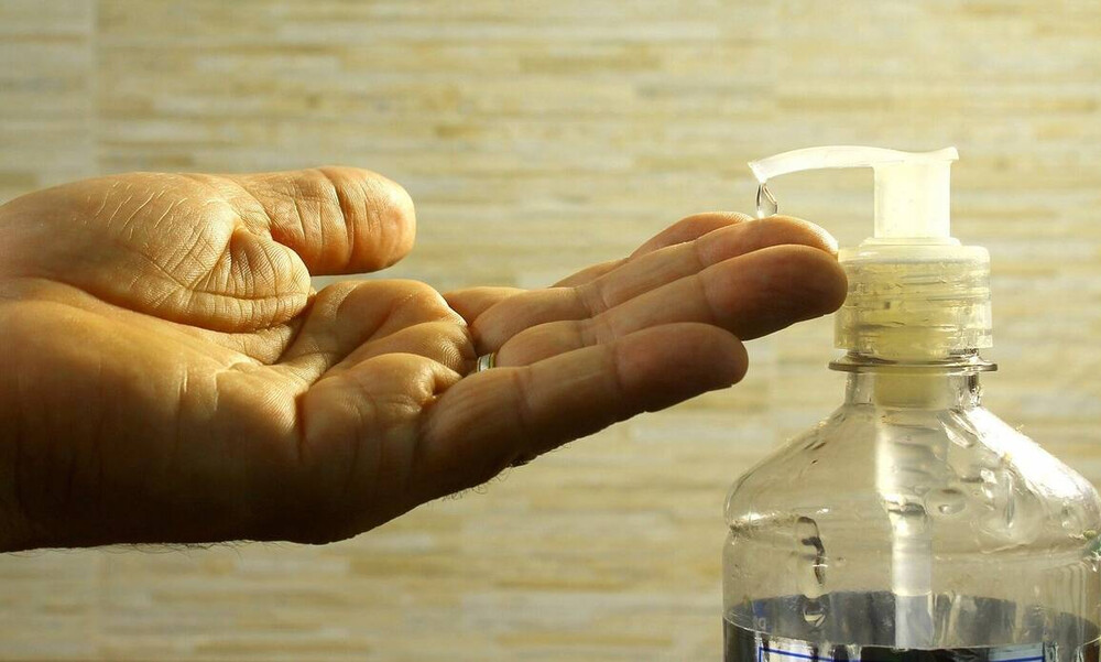 Κορονοϊός: Δες πώς θα φτιάξεις αντισηπτικό στο σπίτι σου (photos)