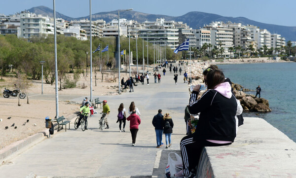 Κορονοϊός - Χαρδαλιάς: Απαγορεύονται οι συναθροίσεις άνω των 10 ατόμων
