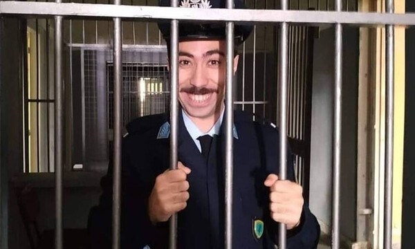 Καφέ της Χαράς: Ο «αστυνόμος Μπρίλης» έχει γενέθλια και δεν πάει ο νους σας πόσο χρονών έγινε!