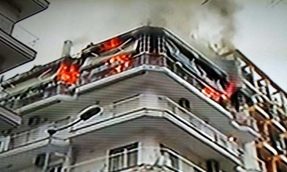 Φωτιά ΤΩΡΑ: Στις φλόγες διαμέρισμα στη Θεσσαλονίκη (pics)