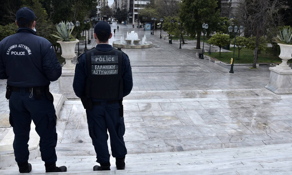 Κορονοϊός: Μόνο στην Ελλάδα αυτά - Έσπασε την καραντίνα  - Ποιος τον κατέδωσε;