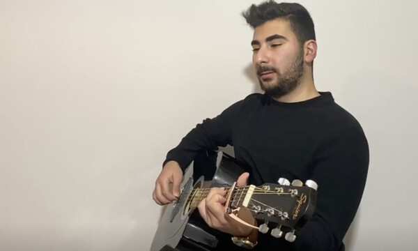 Ανατριχίλα: Ο Κωνσταντίνος Παντελίδης τραγουδά και θυμίζει τον Παντελή (video)