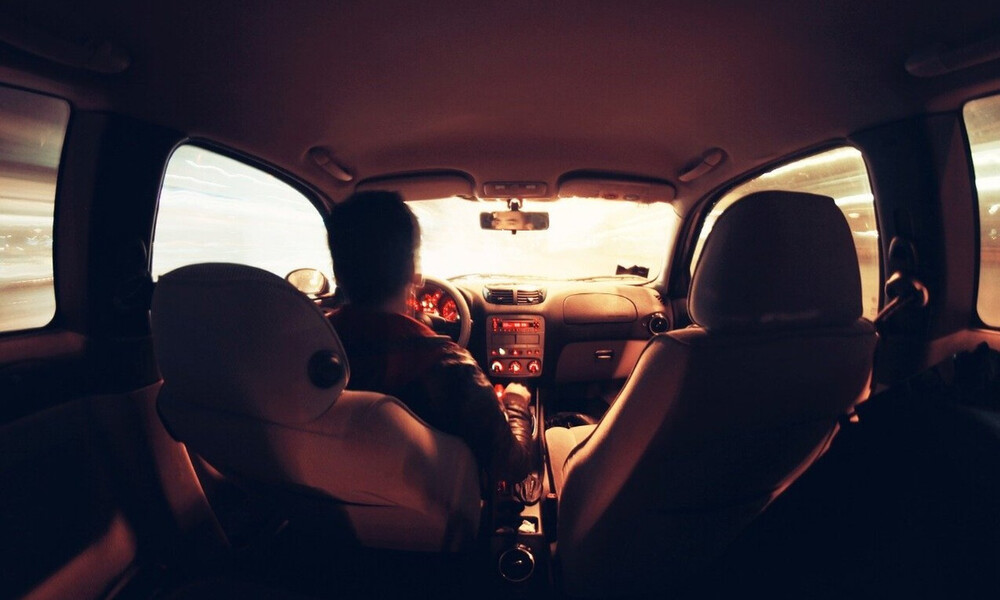 Τον σταμάτησαν γιατί έσπασε την καραντίνα - Όταν άνοιξαν το πορτ μπαγκάζ «πάγωσαν» (photos)