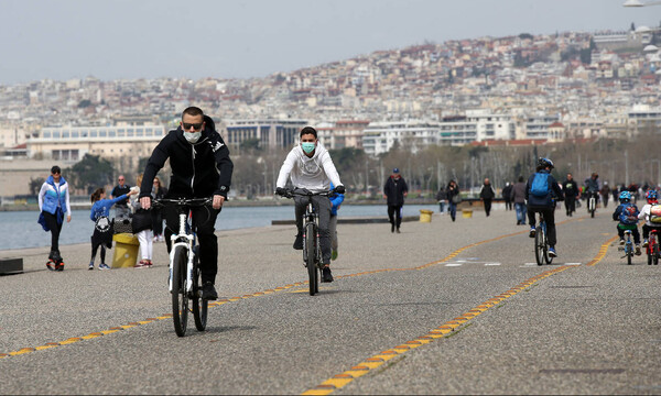 Κορονοϊός-Θεσσαλονίκη:Τελεσίγραφο Ζέρβα μετά τον συνωστισμό στην παραλία - «Την κλείνω και τελείωσε»