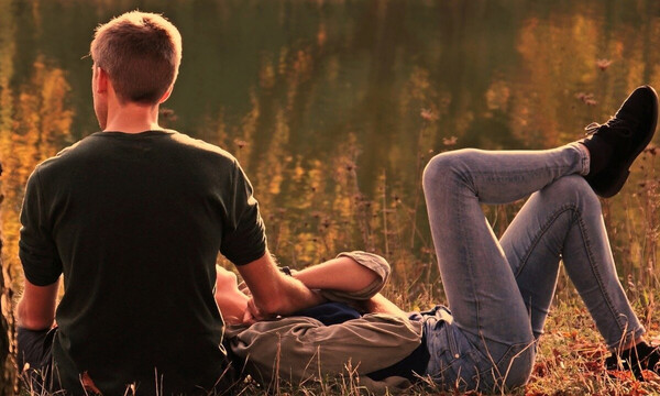 Απίστευτο! Ζευγάρι «έσπασε» την καραντίνα - Δεν φαντάζεστε τι έκαναν σε πάρκο (photos)