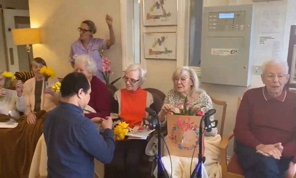 Υπέροχες γιαγιάδες! Δείτε τι κάνουν για τις οικογένειές τους πίσω από το τζάμι (video)
