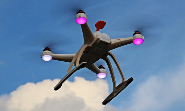 Θεσσαλονίκη: Η πρώτη παράδοση ψωμιού με drone είναι γεγονός (video)