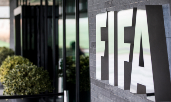 Πήρε αποφάσεις η FIFA – Τι θα ισχύσει με τα συμβόλαια και τις μεταγραφές