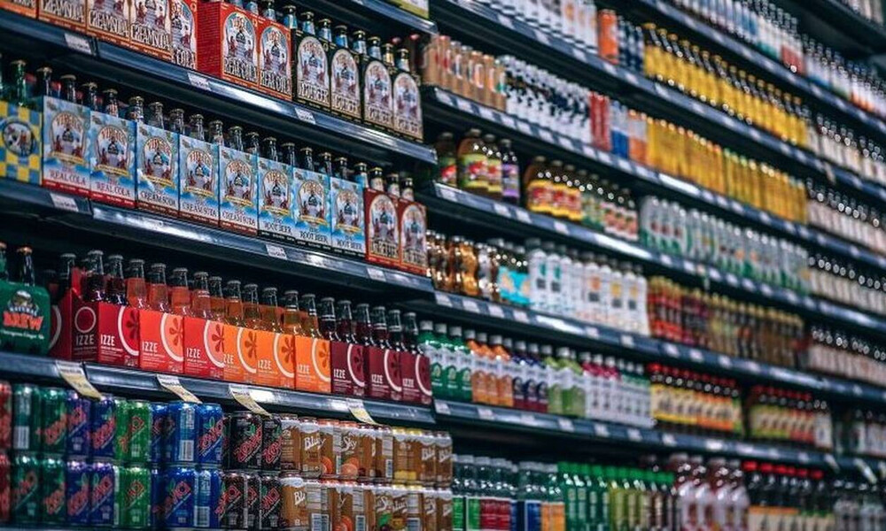 Κορονοϊός: Φρίκη σε σούπερ μάρκετ - Έγλειψε τα μισά προϊόντα!