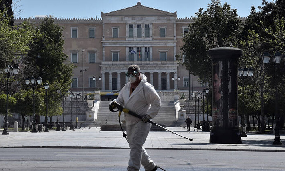 Έπαινοι Bloomberg: Η Ελλάδα μπορεί να περπατάει με το κεφάλι ψηλά για το πώς πολεμά τον κορωνοϊό