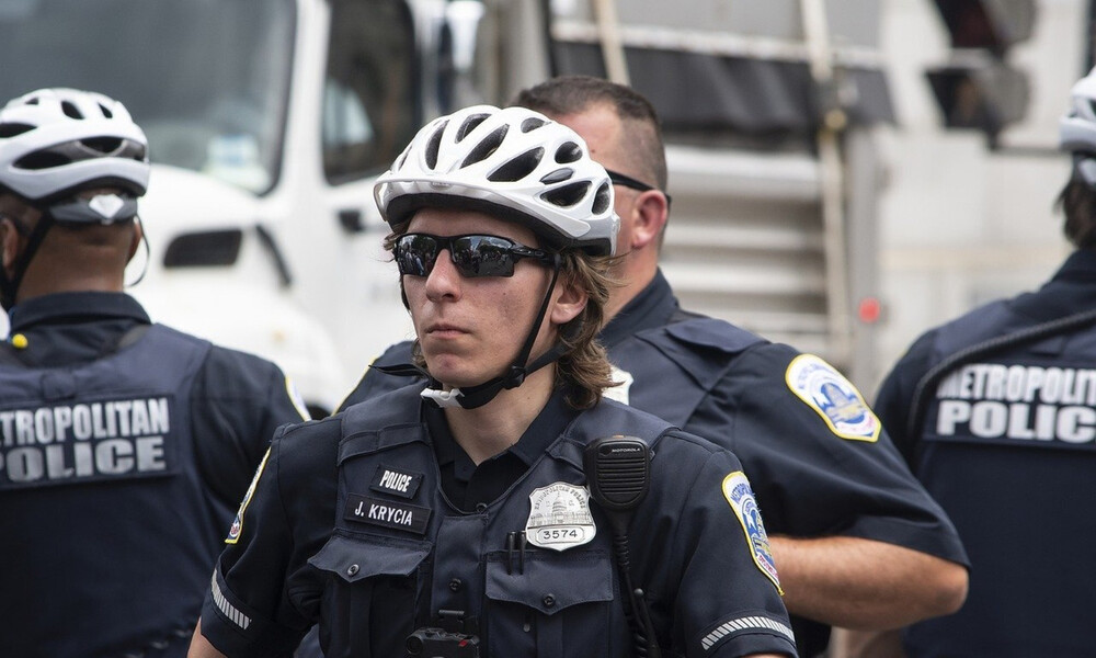 Κάλεσαν την Αστυνομία μέσα στη νύχτα μετά από καυγά - Δεν μπορούσαν να πιστέψουν τον λόγο