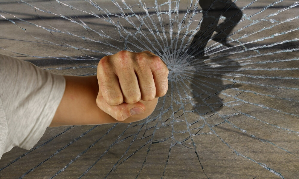 Απίστευτο: Ληστές μπήκαν σε σπίτι - Αυτό που ακολούθησε δεν το περίμενε κανείς (video)