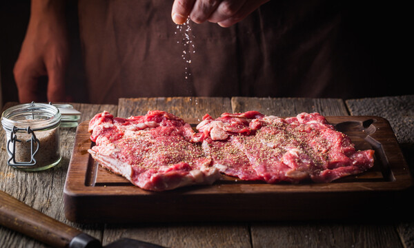 Αποχή από το κόκκινο κρέας: Ποιες αλλαγές επιφέρει στην υγεία (εικόνες)