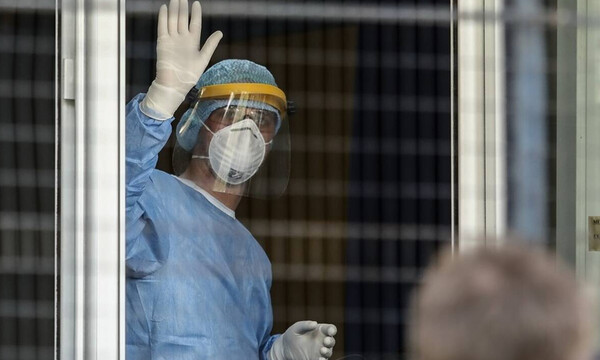 Έρευνα: Η νικοτίνη πιθανόν να έχει προστατευτική δράση στην προσβολή του οργανισμού από τον κορονοϊό