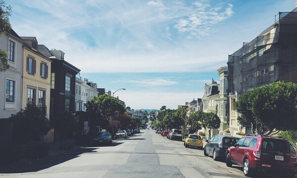 Θέλησε να πάει βόλτα τα κατοικίδιά της - Δεν φαντάζεστε τι ήταν! (video)