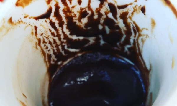 Πετάτε το κατακάθι από τον καφέ μόλις τελειώσετε; Δεν πρέπει και αυτοί είναι οι λόγοι (photos)