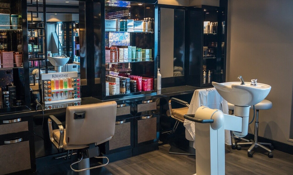 Έτσι θα λειτουργούν πλέον τα κομμωτήρια (video)