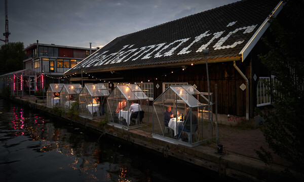 Αυτή είναι η λύση για εστιατόρια! Γυάλινα κουβούκλια για ρομαντικά δείπνα (photos)