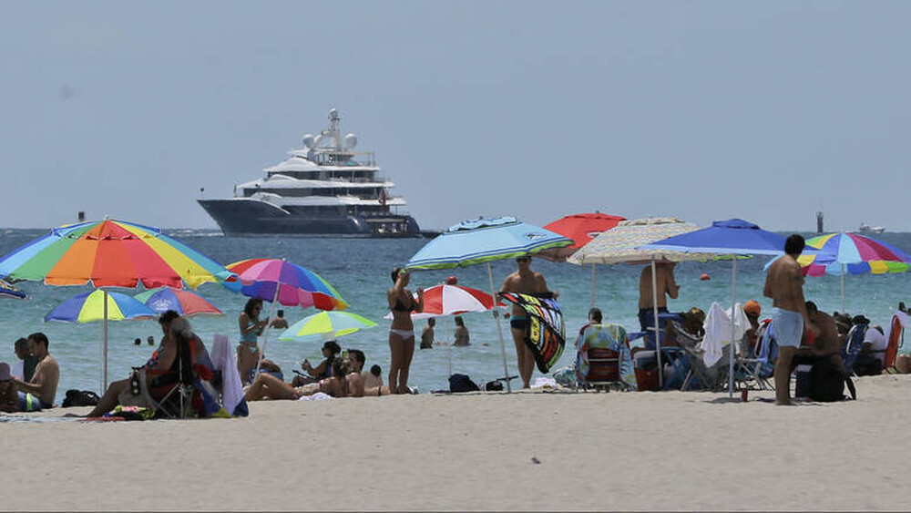 Μάσκες, voucher και εφαρμογές εντοπισμού κρουσμάτων: Οι οδηγίες της Κομισιόν για τον τουρισμό