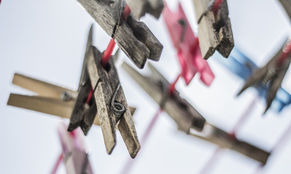 Είδαν τεράστιο πύθωνα στην απλώστρα τους - Δεν υπάρχει αυτό που είχε στο στόμα (video)