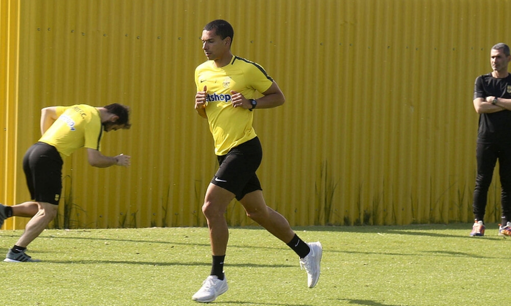 Άρης: Τρομερή κίνηση από Ντιγκίνι -  Δώρισε ρούχα σε ευπαθείς ομάδες (photo)