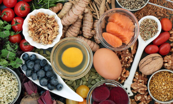 Άνοια: Τι να τρώτε και σε ποια ποσότητα για να την προλάβετε (εικόνες)