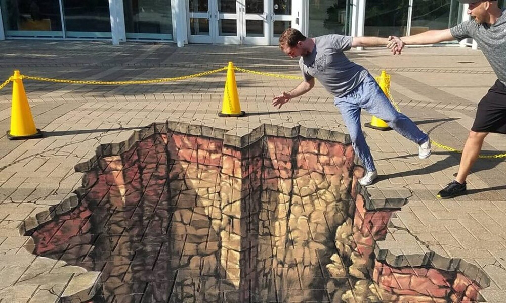 «Ζωντανεύει» τα πεζοδρόμια με τον πιο απίστευτο τρόπο (photos)