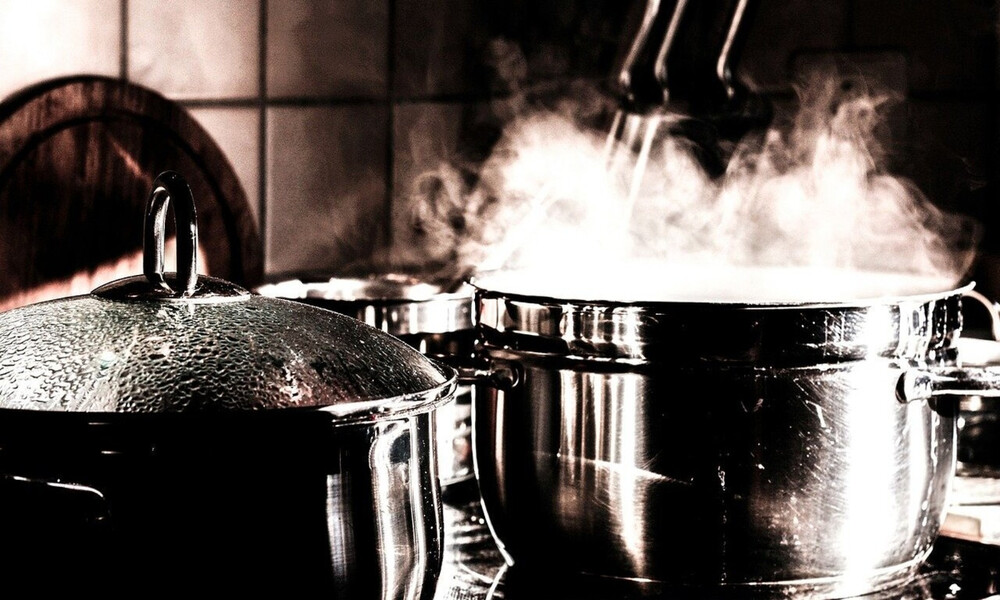 Ξεχειλίζει από νερό η κατσαρόλα; Αυτό είναι το κόλπο για να το σταματήσετε (photos)