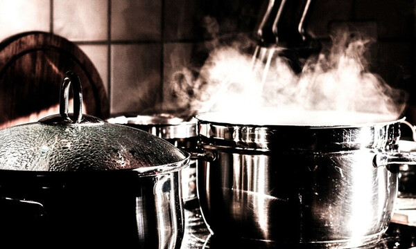 Ξεχειλίζει από νερό η κατσαρόλα; Αυτό είναι το κόλπο για να το σταματήσετε (photos)