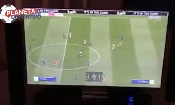 ΕΠΟΣ: Πρόεδρος ομάδας σπάει την τηλεόραση για γκολ στο FIFA! (video+photos)