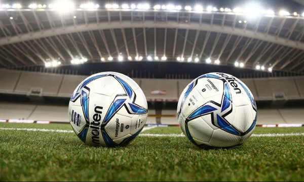 Super League: Το αγωνιστικό πρωτόκολλο και η αντίστροφη μέτρηση για τη σέντρα