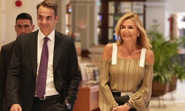 Μαρέβα Μητσοτάκη: Έκανε την ανατροπή! Το street look που δεν περιμέναμε από σύζυγο πρωθυπουργού!