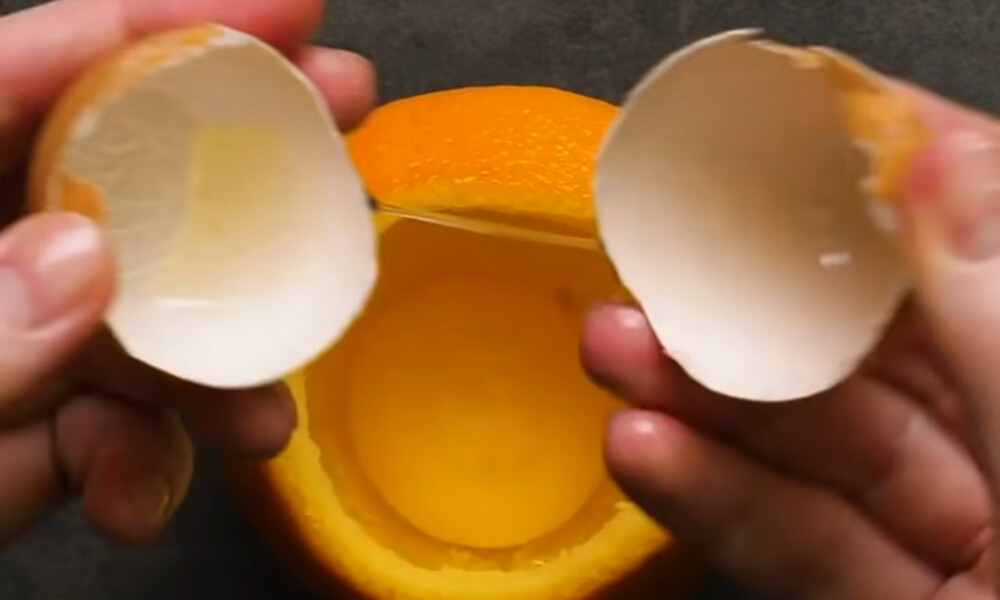 Έκοψε πορτοκάλι και έριξε μέσα αυγό - Αυτό που έφτιαξε θα σας τρελάνει (video)
