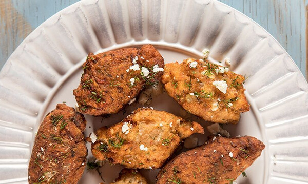 Ακης Πετρετζίκης: Ντοματοκεφτέδες Σαντορίνης